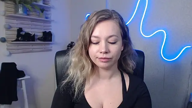 holly xglam online show from 01-07-25, 07:42