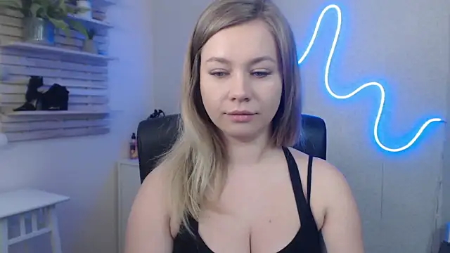 holly xglam online show from 01-21-25, 06:33