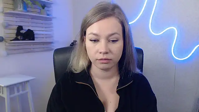 holly xglam online show from 01-24-25, 09:28