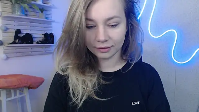 holly xglam online show from 02-06-25, 01:16