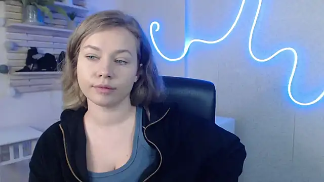 holly xglam online show from 02-13-25, 04:32