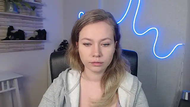 holly xglam online show from 03-06-25, 12:54