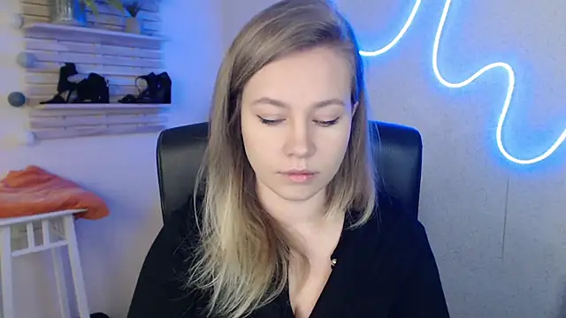 holly xglam online show from 03-13-25, 12:16