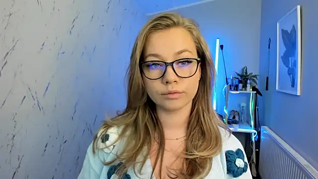 holly xglam online show from 09-30-25, 04:56