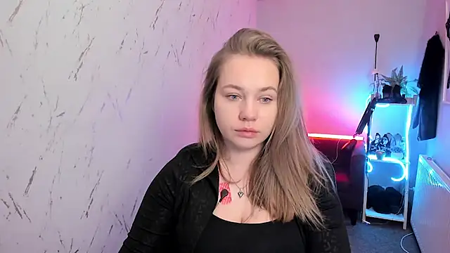 holly xglam online show from 03-04-26, 07:20