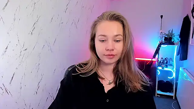 holly xglam online show from 03-05-26, 08:49