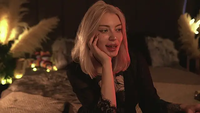 LinaKinky online show from 01-17-25, 10:33