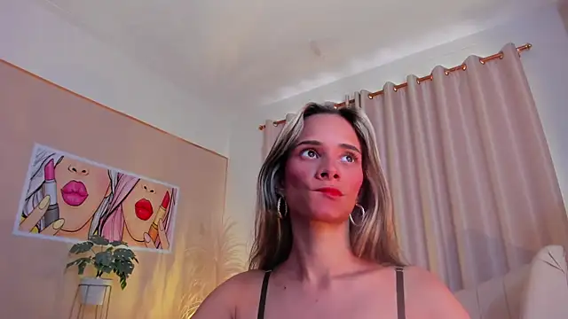 SkiinnyAna online show from 01-29-25, 07:32