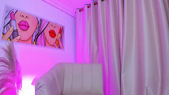 SkiinnyAna online show from 05-19-26, 01:56