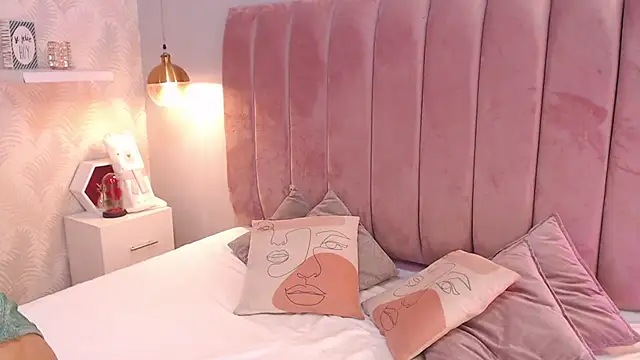 LeenaBrown online show from 04-11-26, 12:42