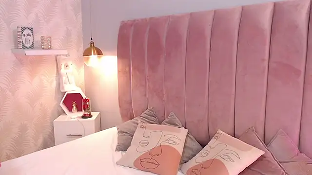 LeenaBrown online show from 04-17-26, 12:41