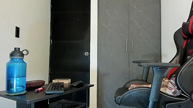 Snapshot of sergiio_mesa27 chatting on 12-05-24, 03:06 sergiio mesa27 online show from 12-05-24, 03:06