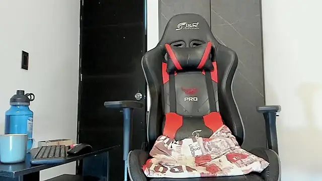 Snapshot of sergiio_mesa27 chatting on 12-06-24, 12:49 sergiio mesa27 online show from 12-06-24, 12:49