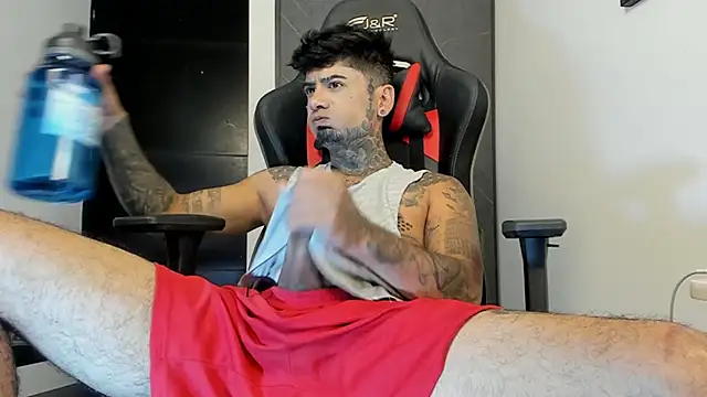 Snapshot of sergiio_mesa27 chatting on 12-13-24, 03:54 sergiio mesa27 online show from 12-13-24, 03:54