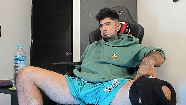 Snapshot of sergiio_mesa27 chatting on 01-05-25, 11:44 sergiio mesa27 online show from 01-05-25, 11:44