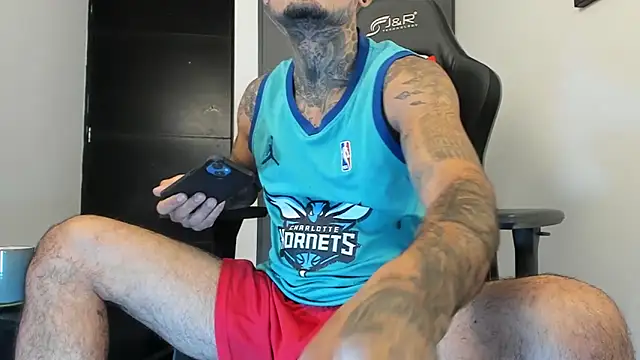 Snapshot of sergiio_mesa27 chatting on 01-06-25, 03:29 sergiio mesa27 online show from 01-06-25, 03:29