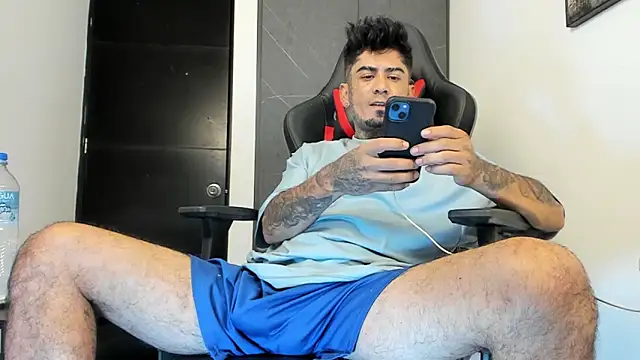 Snapshot of sergiio_mesa27 chatting on 01-08-25, 10:16 sergiio mesa27 online show from 01-08-25, 10:16