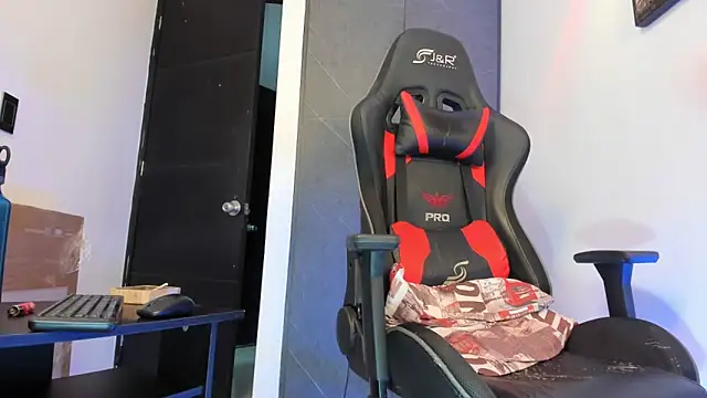 Snapshot of sergiio_mesa27 chatting on 02-27-25, 12:10 sergiio mesa27 online show from 02-27-25, 12:10