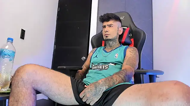 Snapshot of sergiio_mesa27 chatting on 03-10-25, 11:27 sergiio mesa27 online show from 03-10-25, 11:27