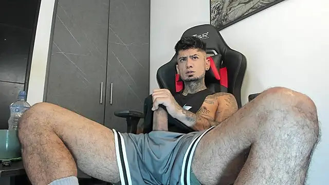 Snapshot of sergiio_mesa27 chatting on 09-30-25, 02:00 sergiio mesa27 online show from 09-30-25, 02:00