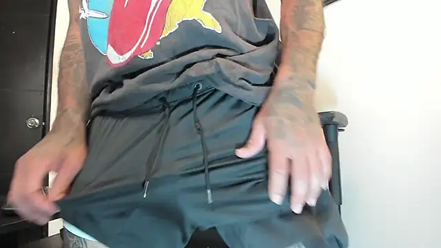 Snapshot of sergiio_mesa27 chatting on 10-04-25, 01:36 sergiio mesa27 online show from 10-04-25, 01:36