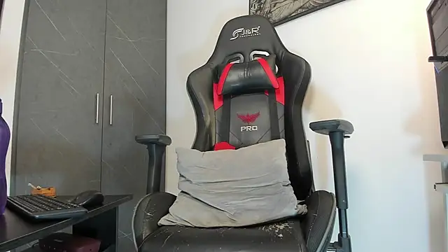 Snapshot of sergiio_mesa27 chatting on 10-05-25, 02:10 sergiio mesa27 online show from 10-05-25, 02:10