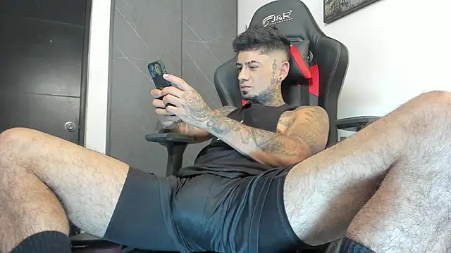 Snapshot of sergiio_mesa27 chatting on 10-05-25, 02:15 sergiio mesa27 online show from 10-05-25, 02:15