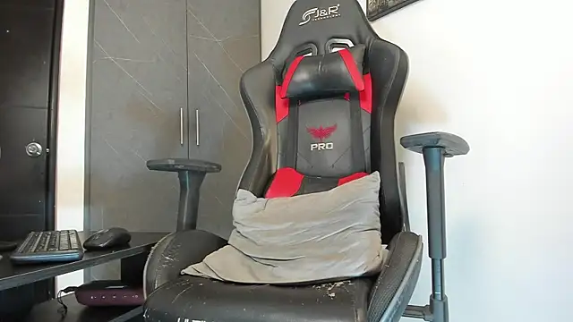 Snapshot of sergiio_mesa27 chatting on 10-07-25, 01:58 sergiio mesa27 online show from 10-07-25, 01:58