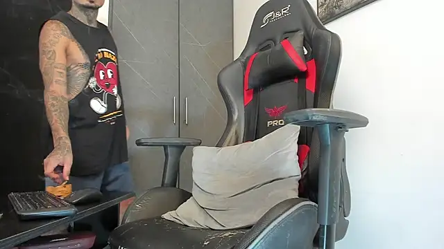 Snapshot of sergiio_mesa27 chatting on 10-07-25, 02:58 sergiio mesa27 online show from 10-07-25, 02:58