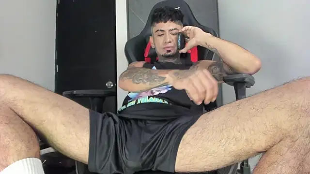 Snapshot of sergiio_mesa27 chatting on 10-28-25, 11:36 sergiio mesa27 online show from 10-28-25, 11:36