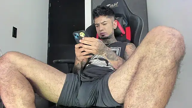 Snapshot of sergiio_mesa27 chatting on 11-08-25, 01:06 sergiio mesa27 online show from 11-08-25, 01:06