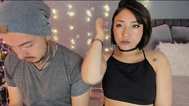 Snapshot of Hot_Couple666 chatting on 12-14-24, 01:39 Hot Couple666 online show from 12-14-24, 01:39