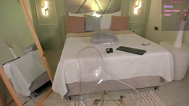 Snapshot of _Miss_Kimm chatting on 09-18-25, 11:23 Miss Kimm online show from 09-18-25, 11:23