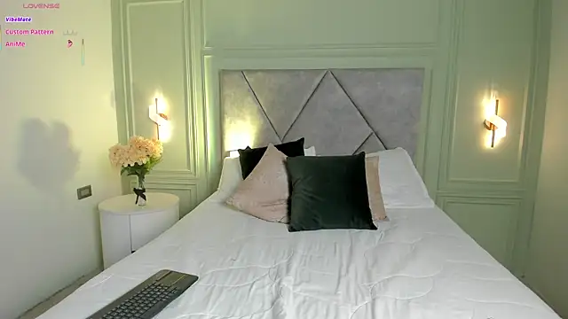 Snapshot of _Miss_Kimm chatting on 11-21-25, 10:36 Miss Kimm online show from 11-21-25, 10:36