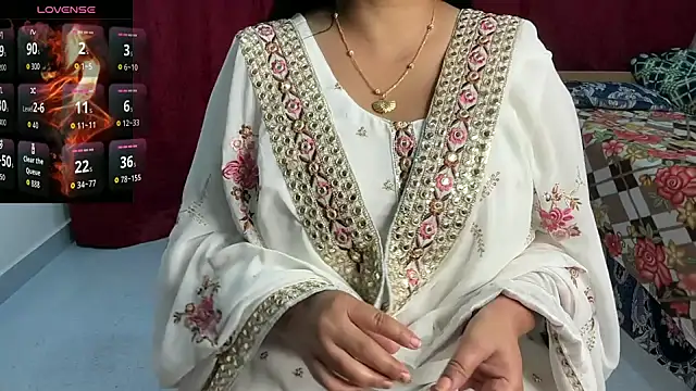 Snapshot of Aishwarya_101_ chatting on 12-15-25, 04:11 Aishwarya 101 online show from 12-15-25, 04:11