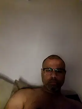 Snapshot of desi_black_cock chatting on 12-03-24, 08:27 desi black cock online show from 12-03-24, 08:27