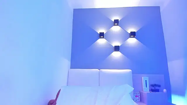 aisha h  online show from 01-24-25, 01:03