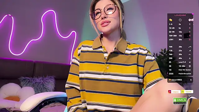 ellie miu online show from 12-20-24, 09:06