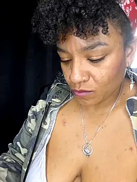 Snapshot of Selket11 chatting on 03-19-25, 04:24 Selket11 online show from 03-19-25, 04:24