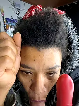 Snapshot of Selket11 chatting on 03-20-25, 02:42 Selket11 online show from 03-20-25, 02:42