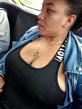 Snapshot of Selket11 chatting on 11-30-25, 03:27 Selket11 online show from 11-30-25, 03:27