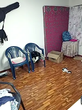 Snapshot of Selket11 chatting on 12-04-25, 10:57 Selket11 online show from 12-04-25, 10:57