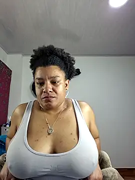 Snapshot of Selket11 chatting on 12-18-25, 12:17 Selket11 online show from 12-18-25, 12:17