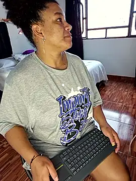 Snapshot of Selket11 chatting on 01-15-26, 01:05 Selket11 online show from 01-15-26, 01:05