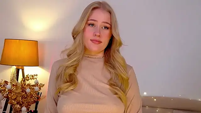 Snapshot of JuliaJaee chatting on 01-13-25, 07:10 JuliaJaee online show from 01-13-25, 07:10