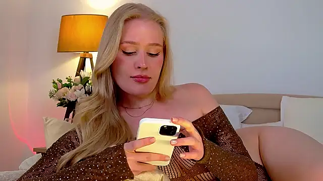 Snapshot of JuliaJaee chatting on 03-07-25, 08:00 JuliaJaee online show from 03-07-25, 08:00