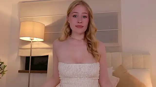 Snapshot of JuliaJaee chatting on 04-20-26, 04:43 JuliaJaee online show from 04-20-26, 04:43