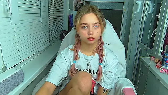 Olivka Grr online show from 01-06-25, 02:25