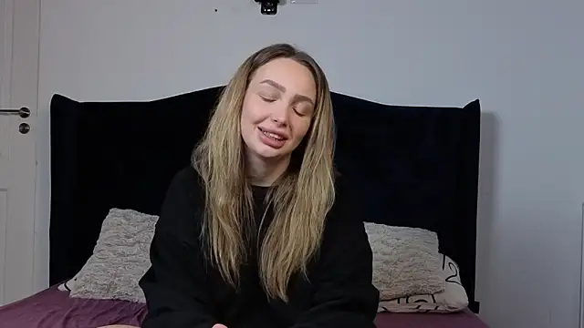 AnnaMaee online show from 02-25-26, 10:19