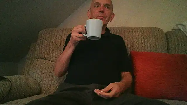 Snapshot of mr_english50 chatting on 06-18-26, 04:57 mr english50 online show from 06-18-26, 04:57